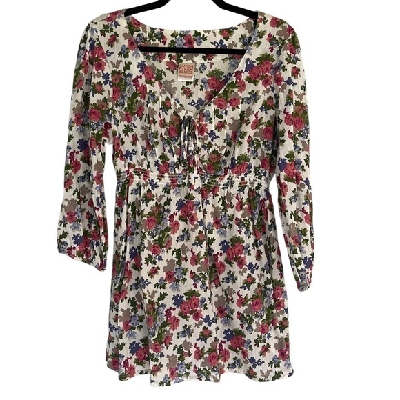Canyon River Blues Tops - Canyon river floral long sleeve cinch waist blouse v-Neck top